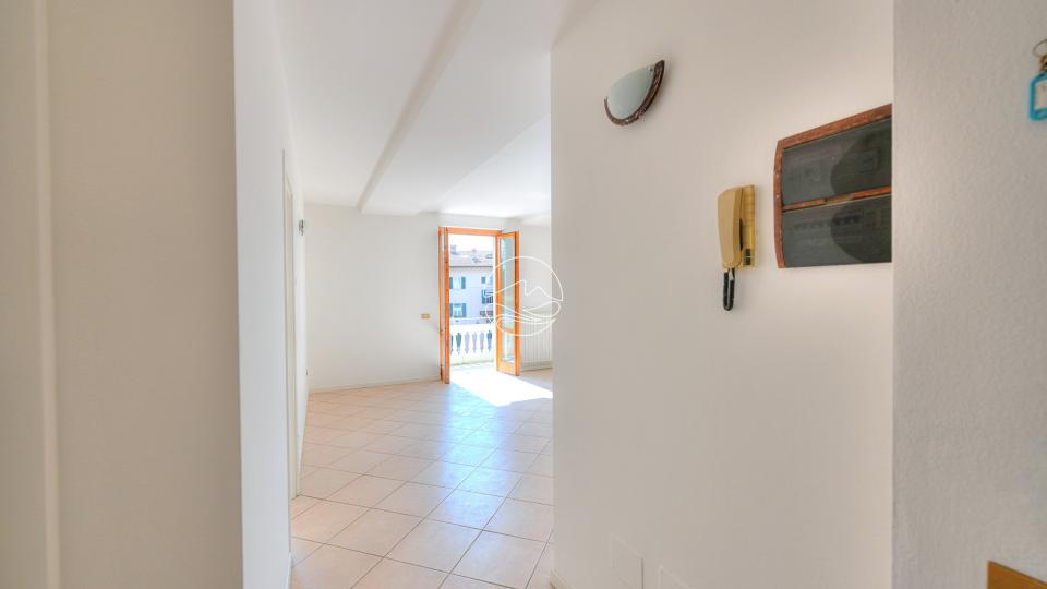 Two-room apartment in Gardone Riviera