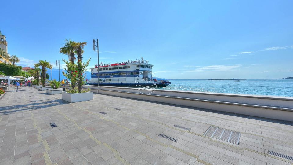 Two-room apartment in Gardone Riviera
