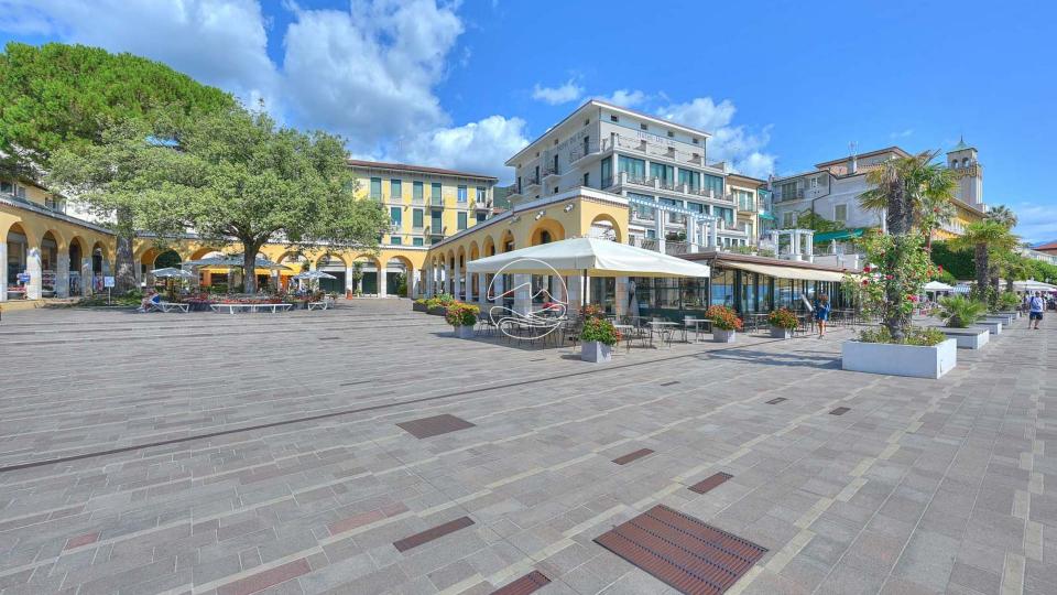 Two-room apartment in Gardone Riviera