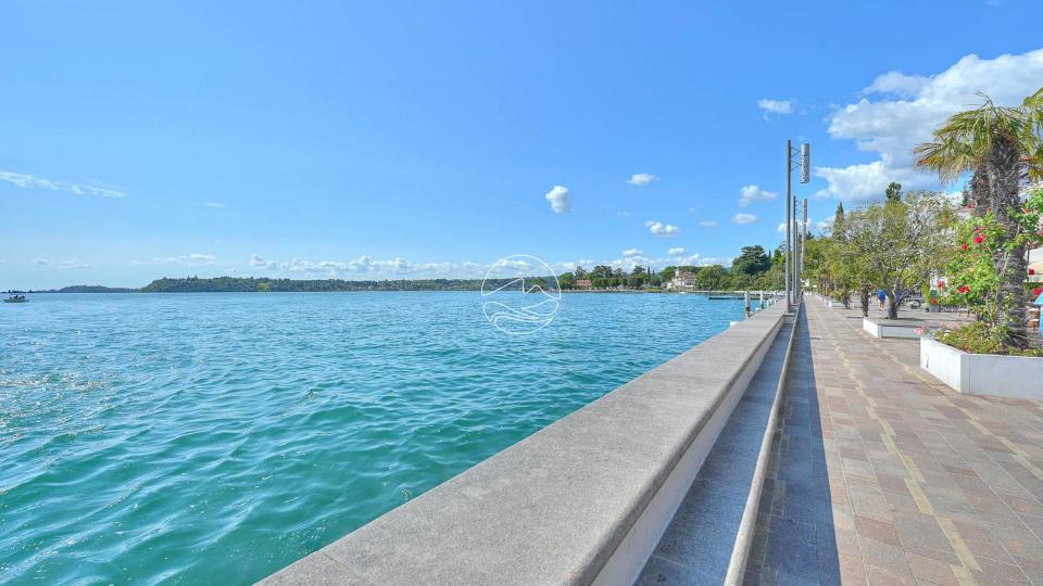 Two-room apartment in Gardone Riviera