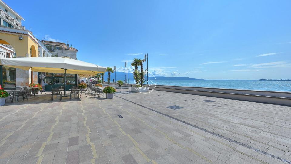 Two-room apartment in Gardone Riviera