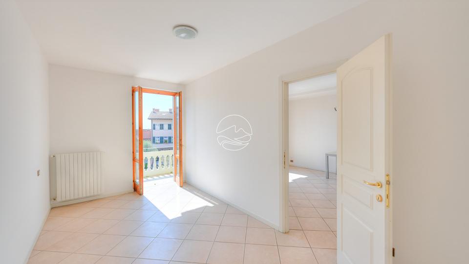 Two-room apartment in Gardone Riviera