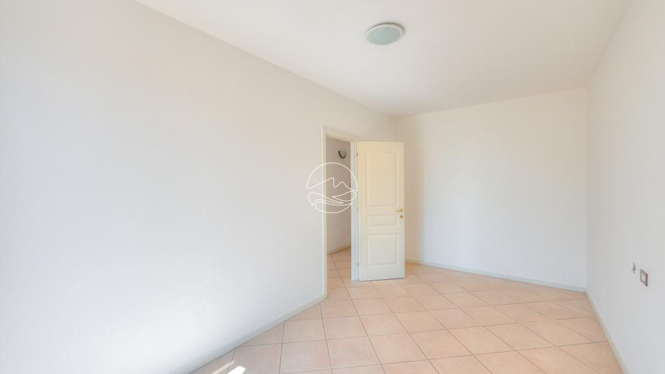 Two-room apartment in Gardone Riviera