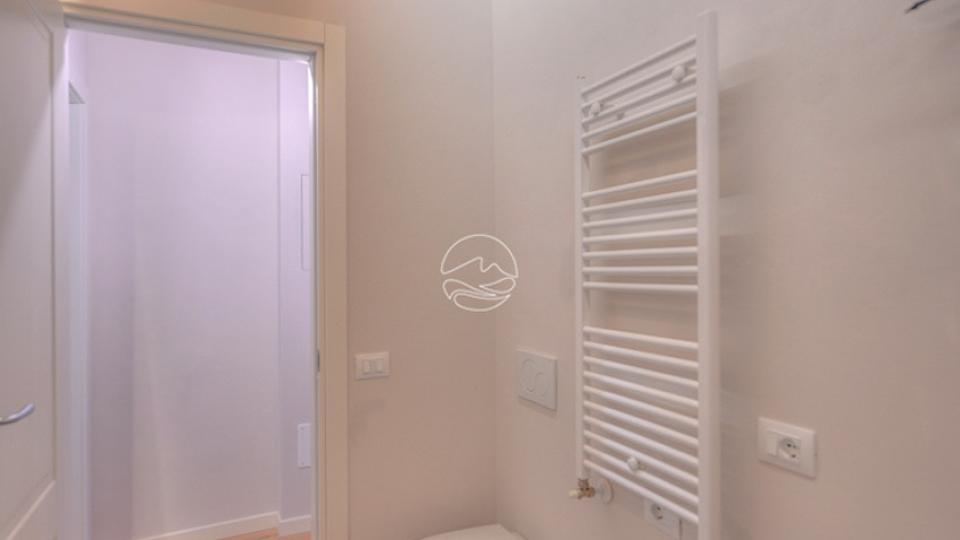 Two-room-apartment in the characteristic historic center of Bogliaco
