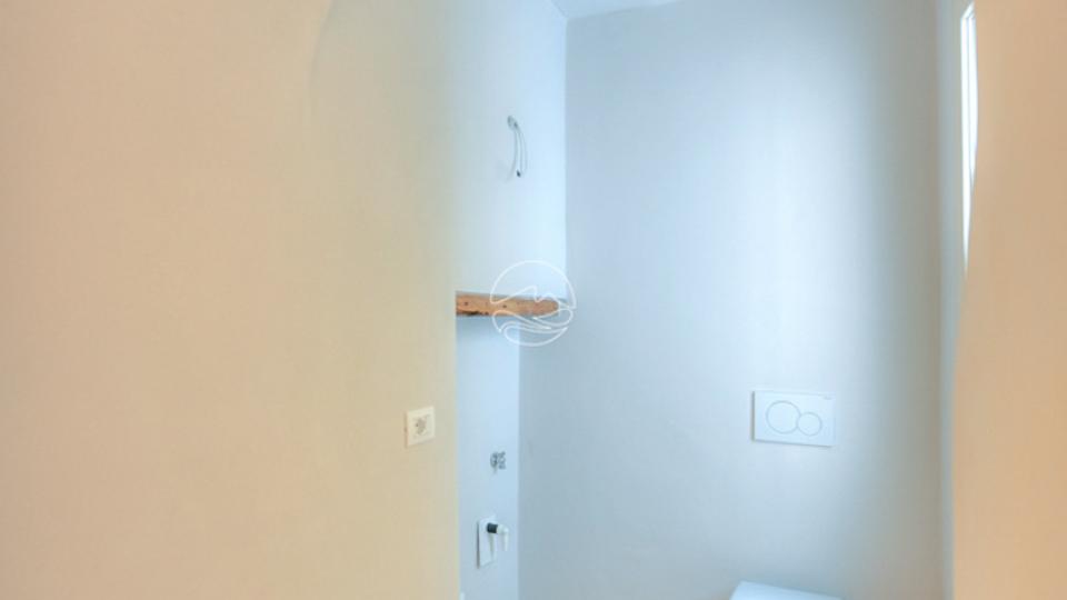 Two-room-apartment in the characteristic historic center of Bogliaco