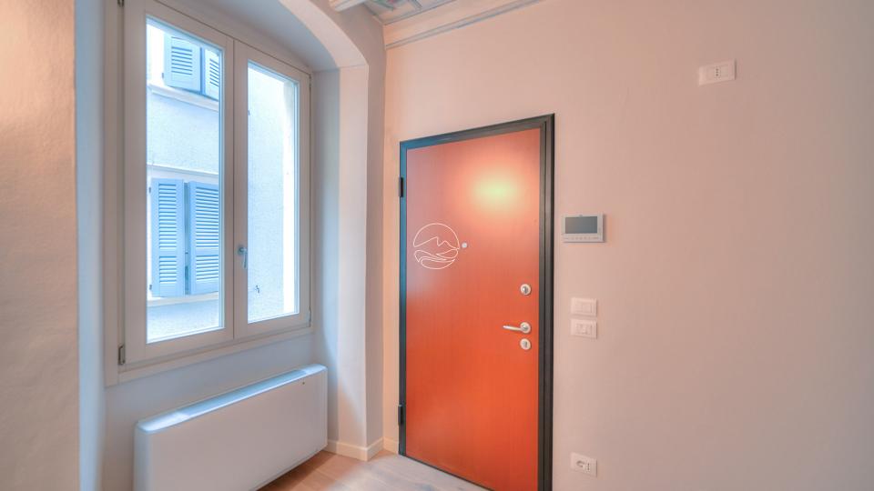 Two-room-apartment in the characteristic historic center of Bogliaco