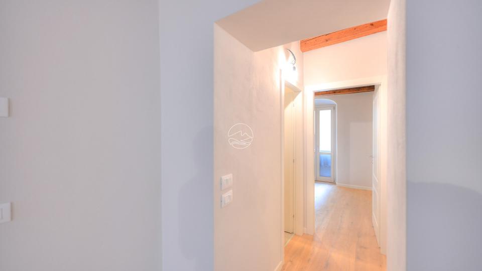 Two-room-apartment in the characteristic historic center of Bogliaco