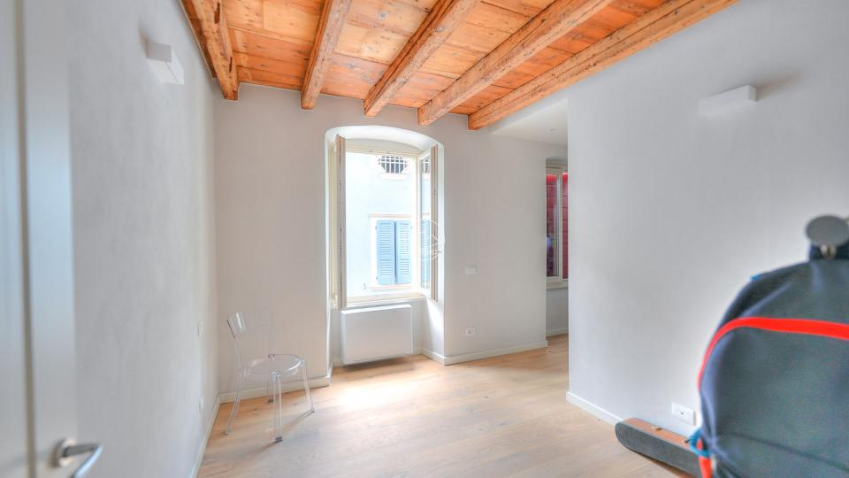 Three-room-apartment in the characteristic historic center of Bogliaco