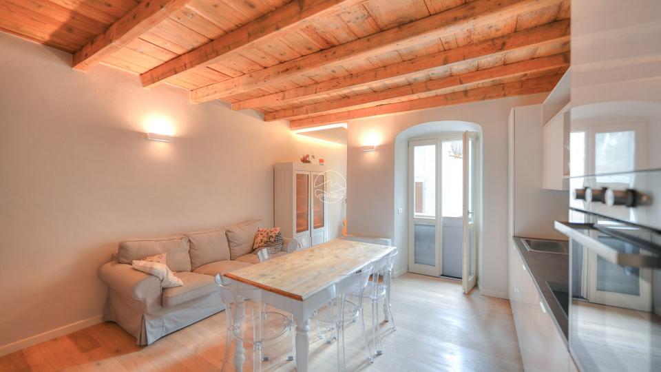 Three-room-apartment in the characteristic historic center of Bogliaco