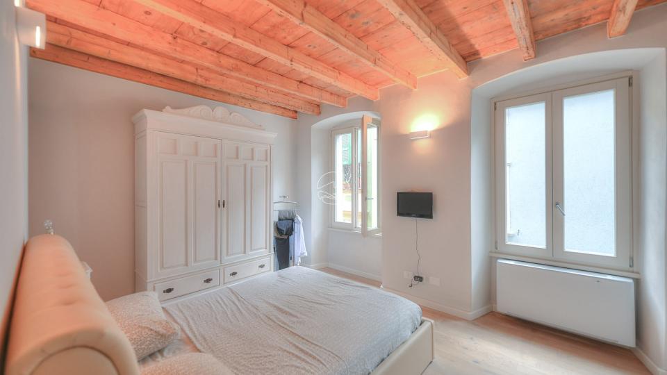 Three-room-apartment in the characteristic historic center of Bogliaco
