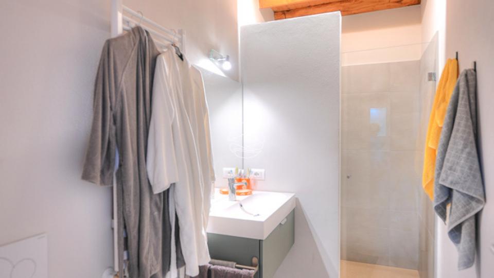 Three-room-apartment in the characteristic historic center of Bogliaco