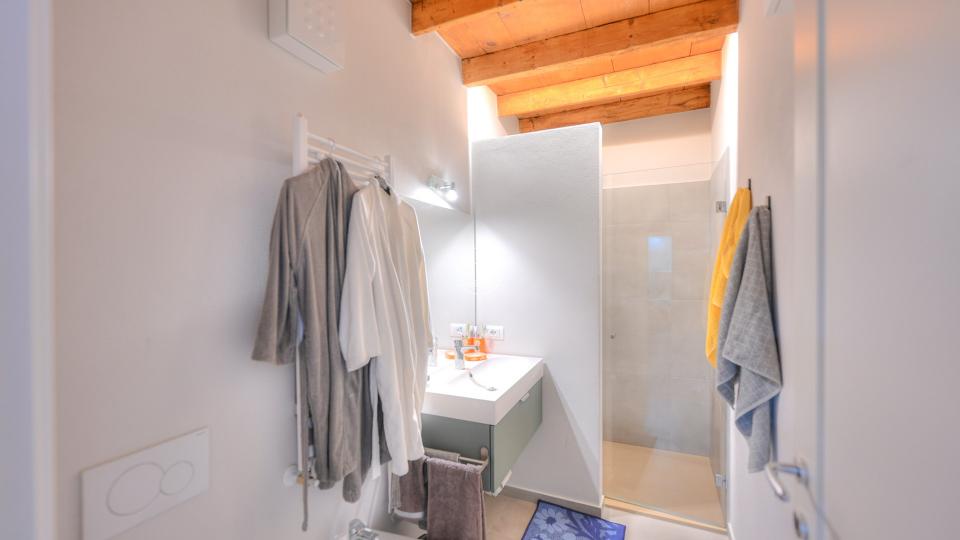 Three-room-apartment in the characteristic historic center of Bogliaco