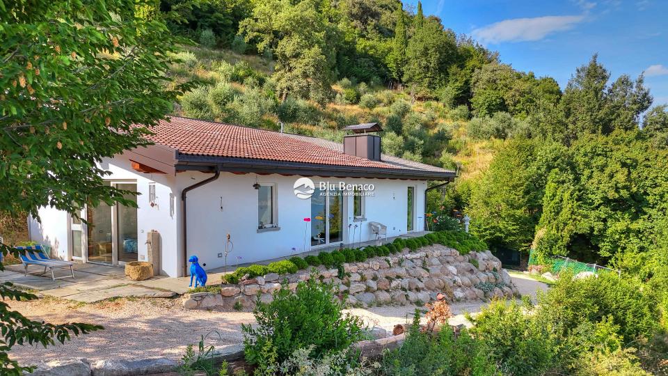 Unmissable property for sale in Toscolano