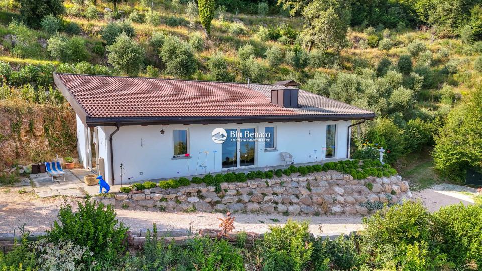 Unmissable property for sale in Toscolano