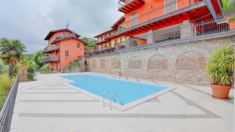 Studio in residence with pool
