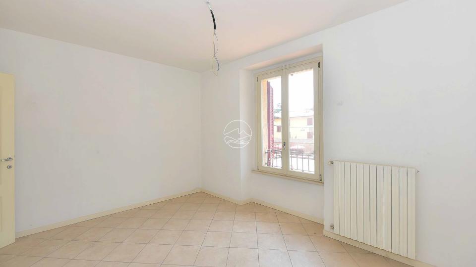 Three-room apartment in a prestigious condominium in Toscolano Maderno