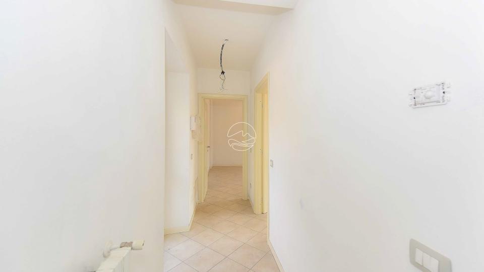 Three-room apartment in a prestigious condominium in Toscolano Maderno