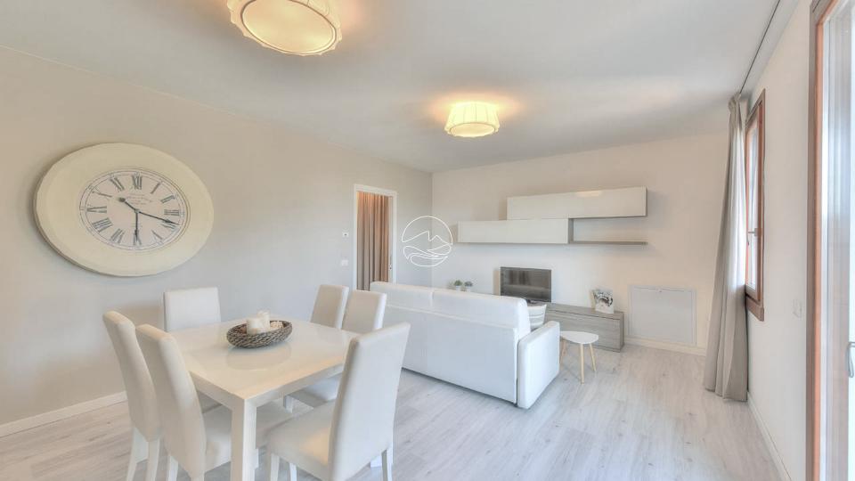Three-room apartament in residence with pool