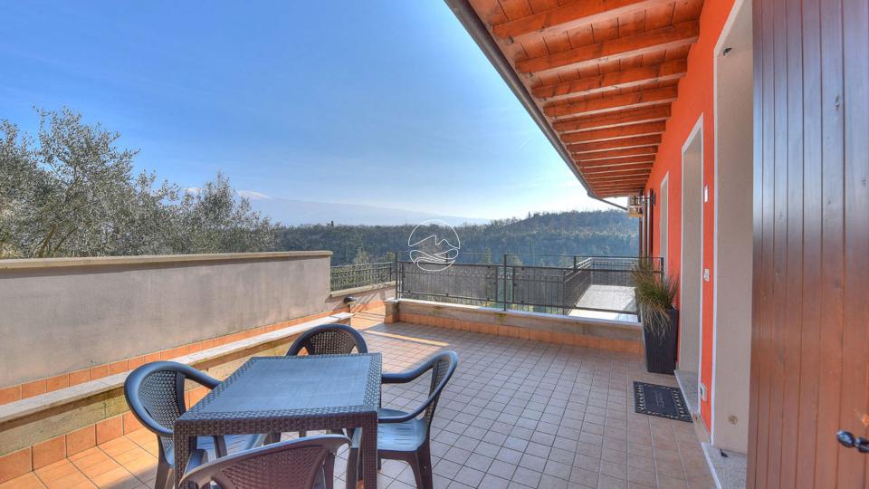 Three-room apartament in residence with pool