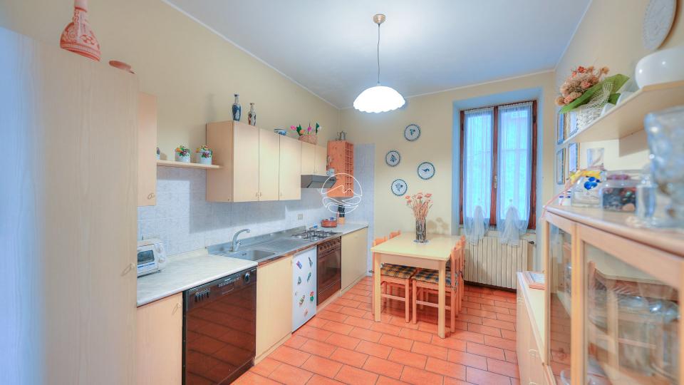 Three-room apartment in Gargnano