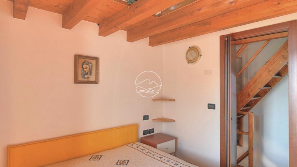 Single house in the historic center of Formaga