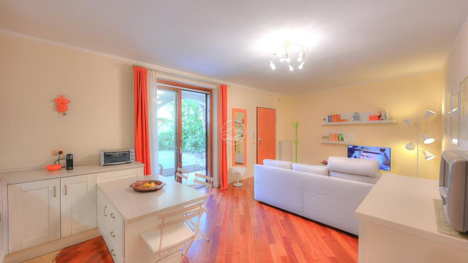 Apartment few meter from Lake Garda