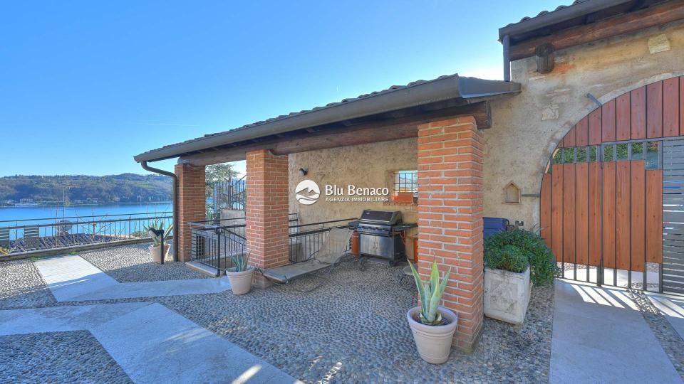 Penthouse for sale with stunning lake view in Salò