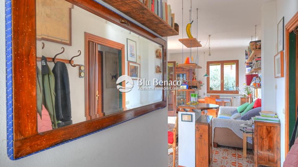 Detached villa with panoramic view in Montemaderno