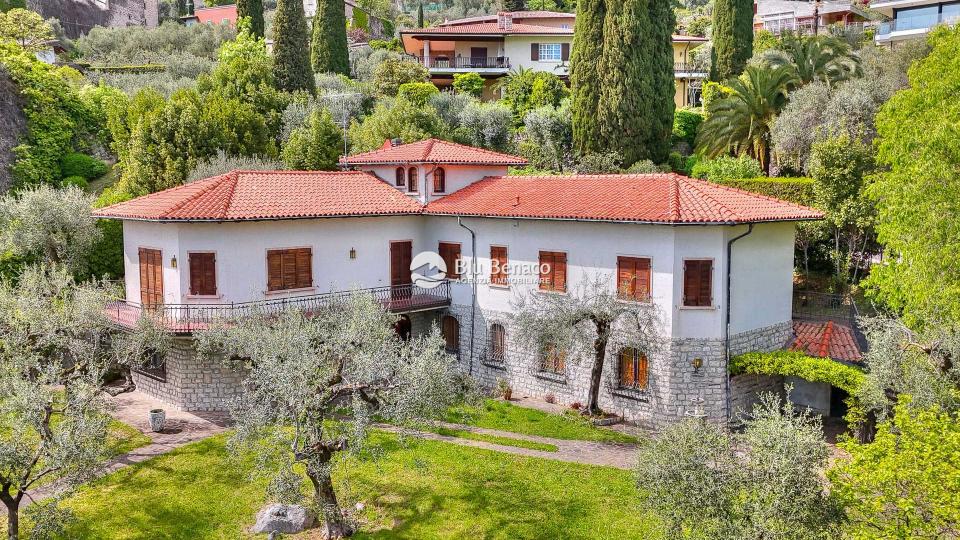 Exceptional villa for sale in Gargnano