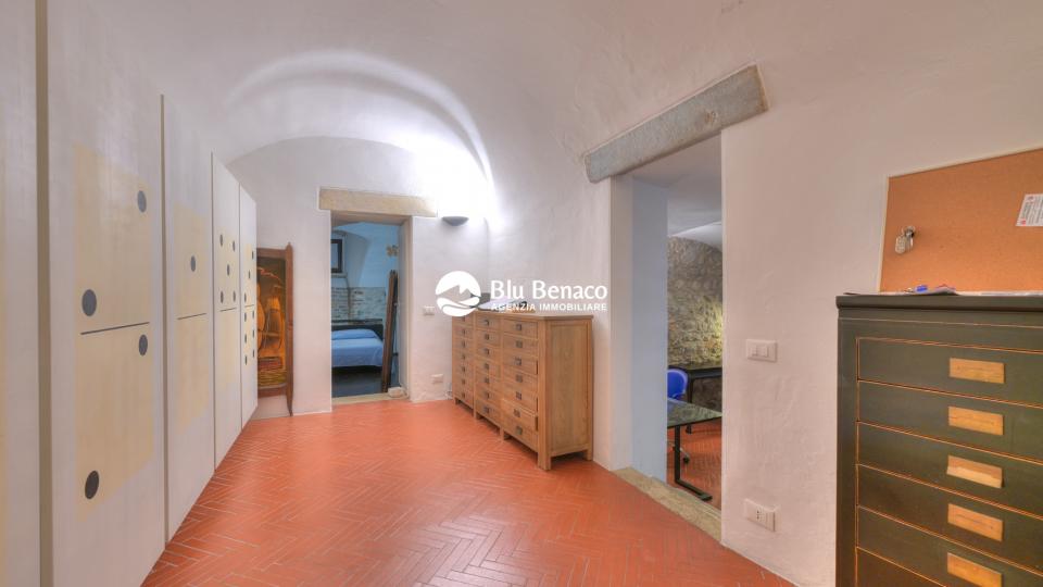 Appartamento piano terra, in vendita porto di Gargnano 