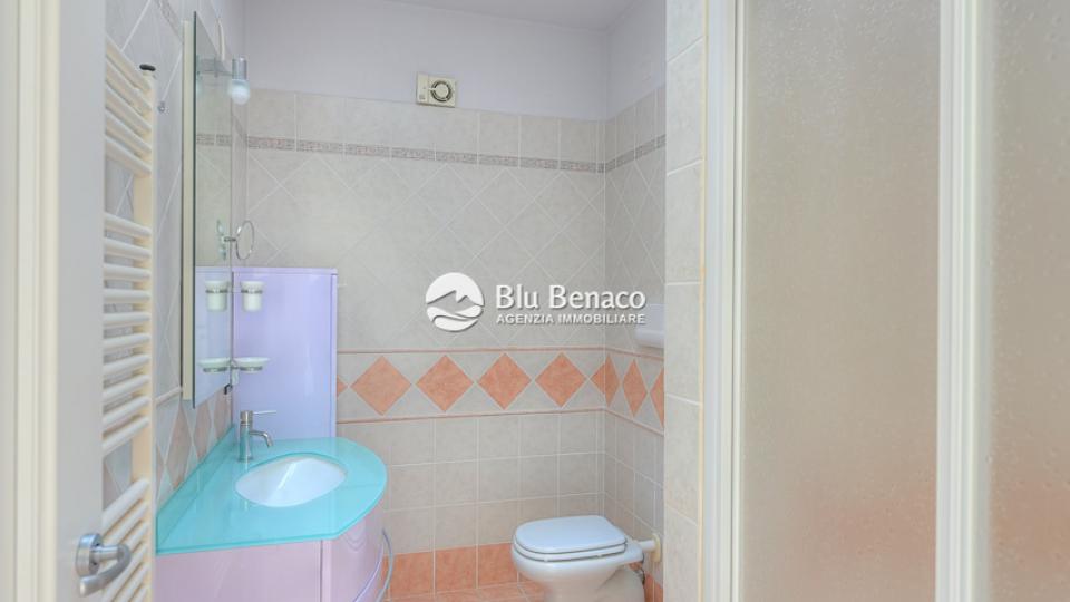 Elegant four-room apartment for sale in Toscolano