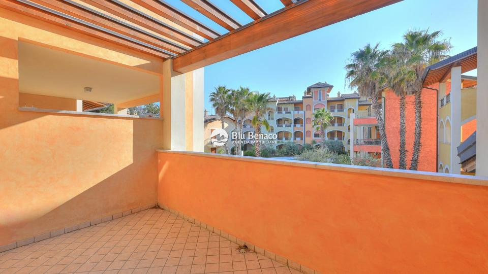 Unmissable three-room apartment for sale in Maderno