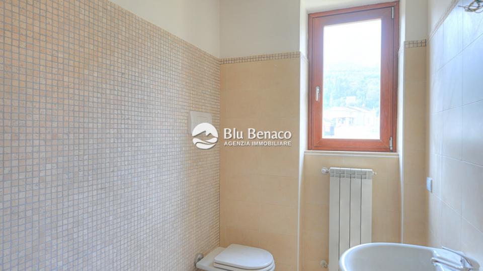 Unmissable three-room apartment for sale in Maderno