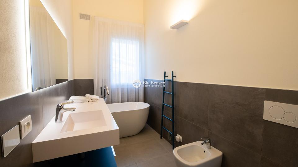 Villa zu verkaufen in Padenghe sul Garda