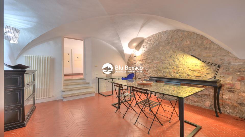 Appartamento piano terra, in vendita porto di Gargnano 