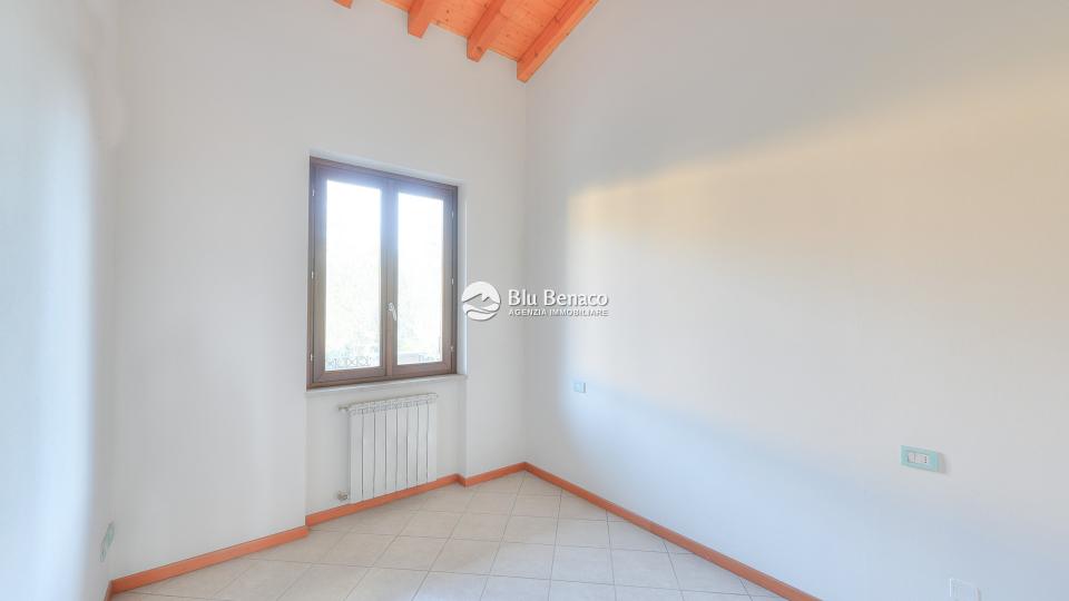 Unmissable three-room apartment for sale in Maderno