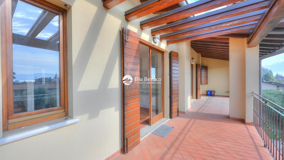 Elegant four-room apartment for sale in Toscolano