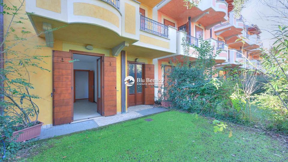Three-room apartment in prestigious residence near the lake