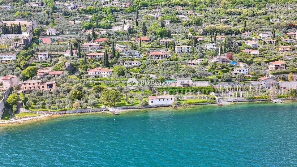 Außergewöhnliche Villa zu verkaufen in Gargnano