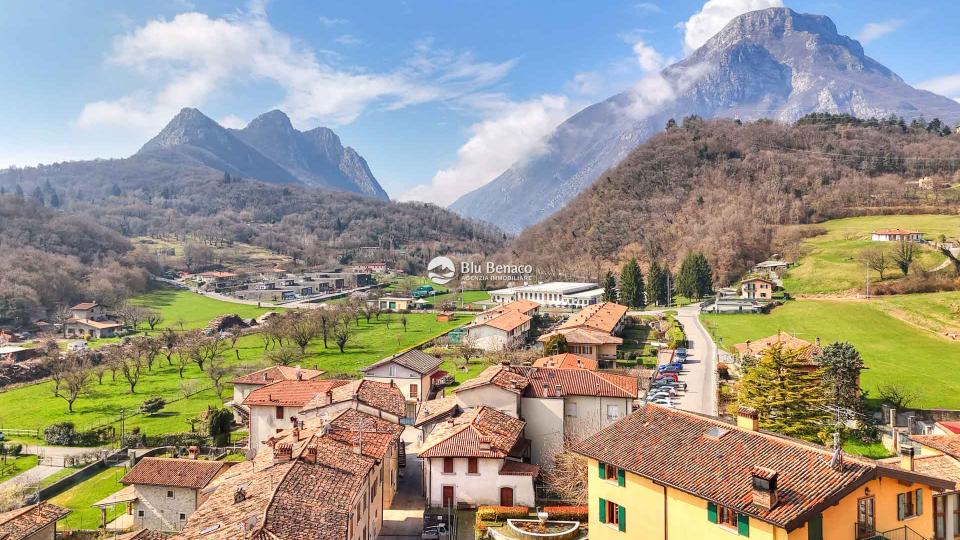 Porzione cielo terra in vendita a Navazzo 