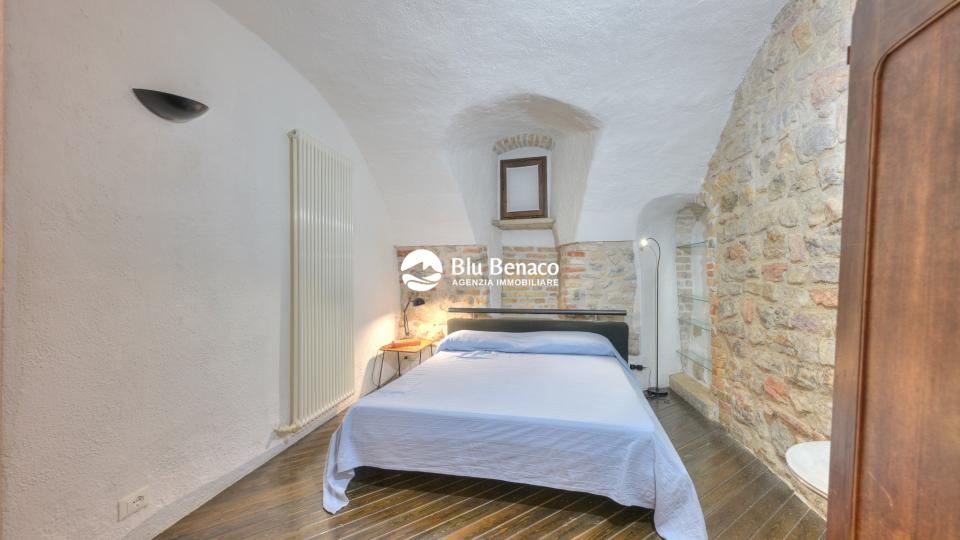 Appartamento piano terra, in vendita porto di Gargnano 