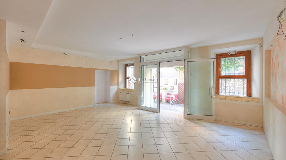 Commercial space for sale in Salò 