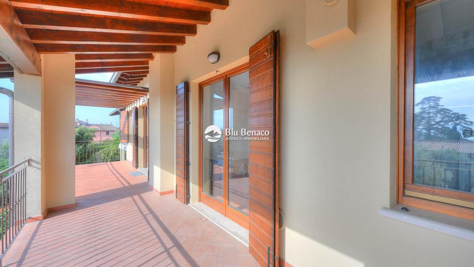 Elegant four-room apartment for sale in Toscolano