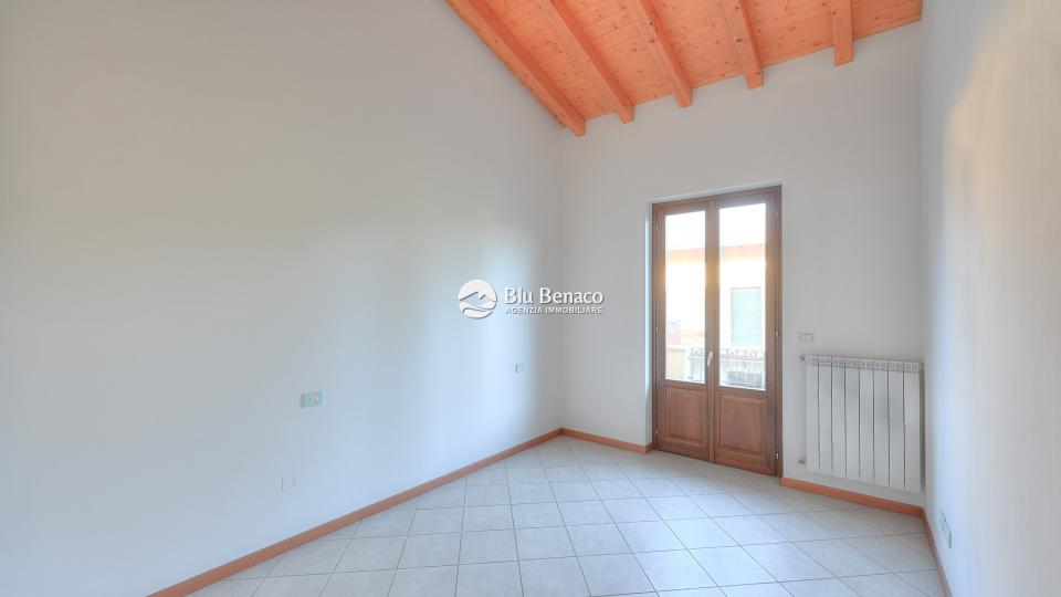 Unmissable three-room apartment for sale in Maderno