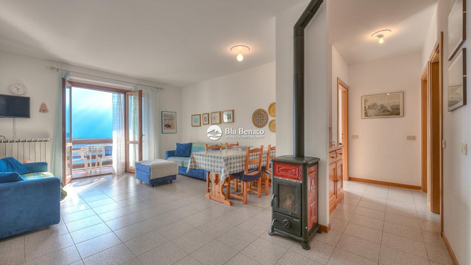 Lake-view apartment for sale in Tignale Lake-view apartment for sale in Tignale