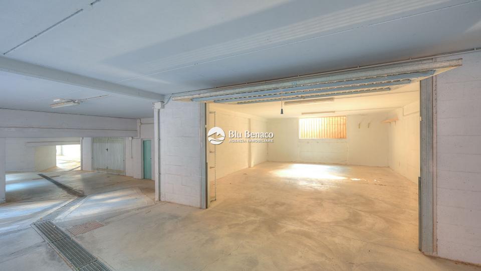 Elegant four-room apartment for sale in Toscolano