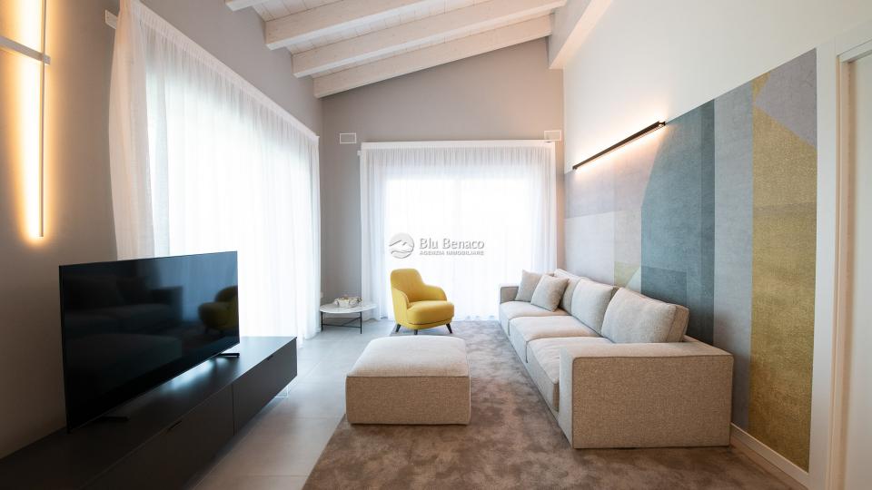 Villa zu verkaufen in Padenghe sul Garda