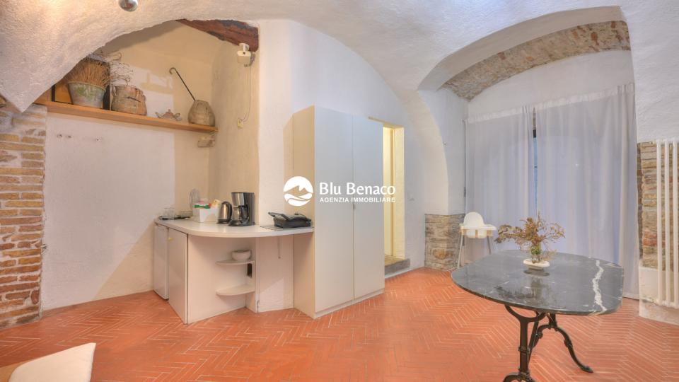 Appartamento piano terra, in vendita porto di Gargnano 