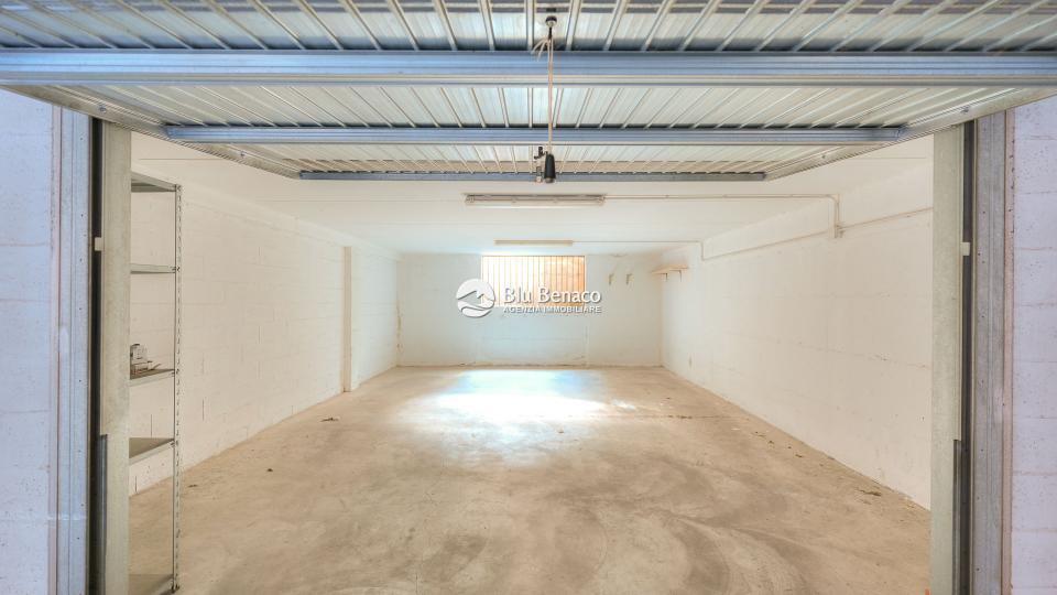 Elegant four-room apartment for sale in Toscolano