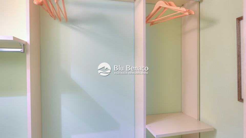Elegant three-room apartment for sale in Maderno